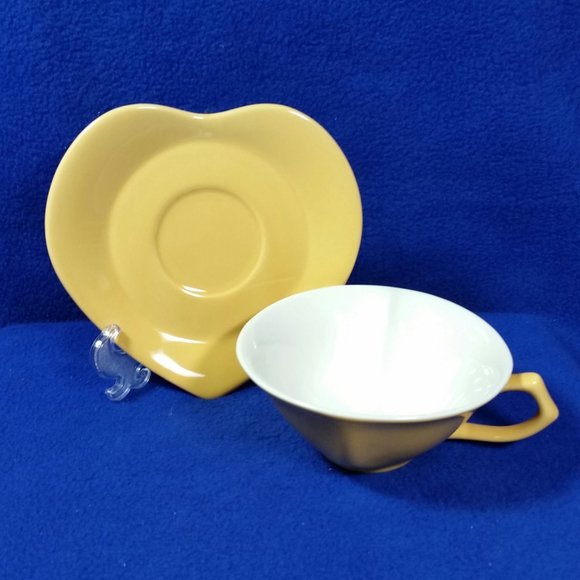 Vintage Mary Kay Yellow Heart Shaped Tea Cup and Saucer 1980's Consultant Gift - Picture 2 of 10